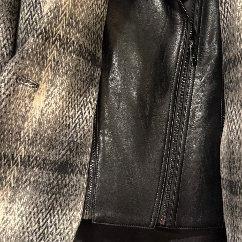 Plaid Coat with Removable Faux Leather bib - Picture 10 of 12